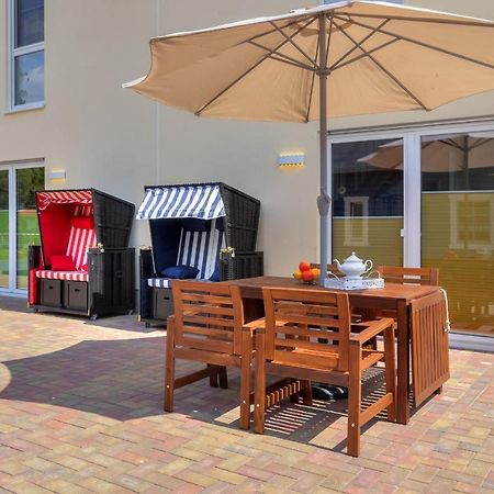 Haus Strandkoerv Mit Fass-Sauna Loddin Buitenkant foto