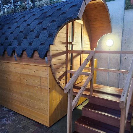 Haus Strandkoerv Mit Fass-Sauna Loddin Buitenkant foto