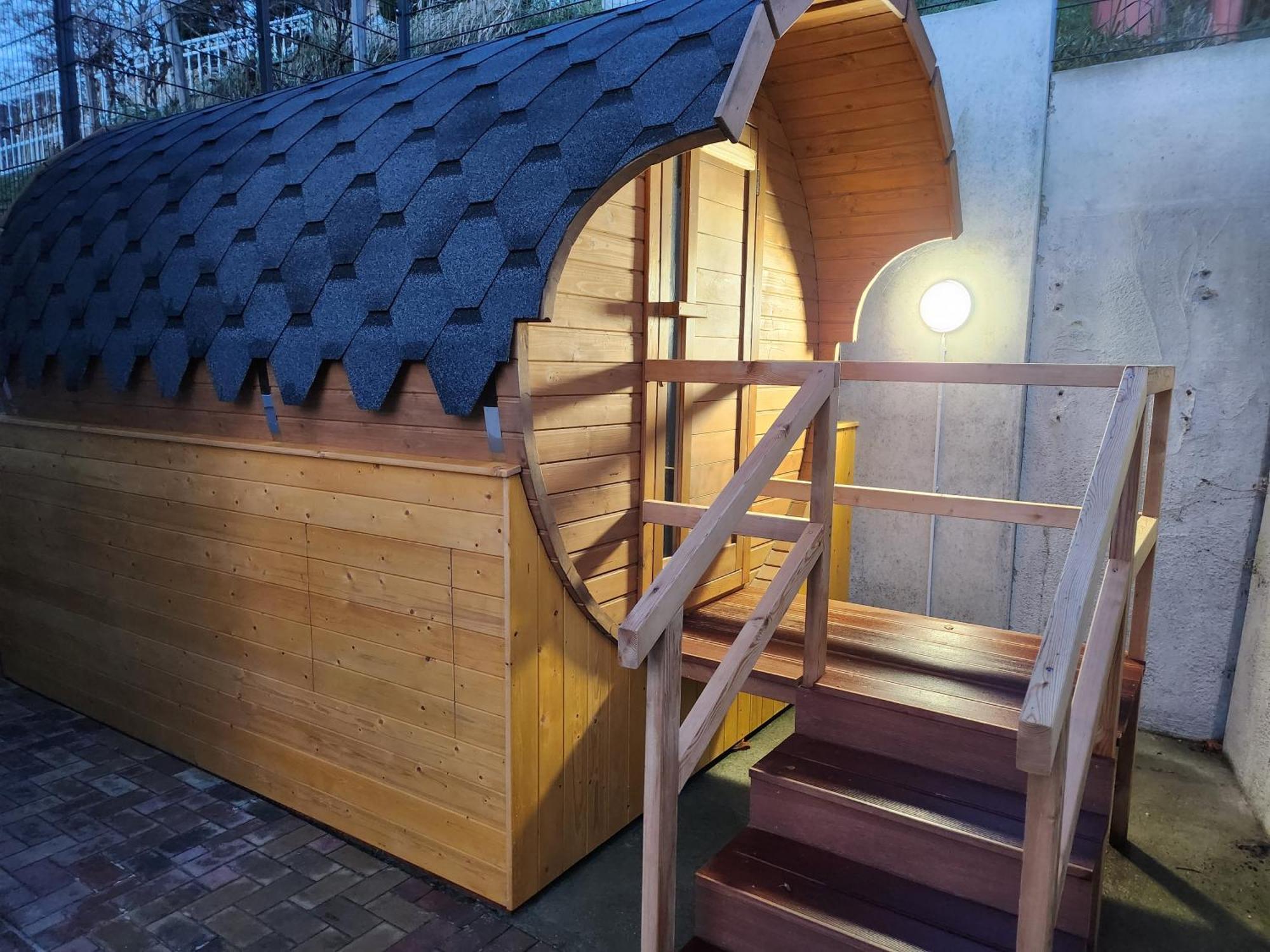 Haus Strandkoerv Mit Fass-Sauna Loddin Buitenkant foto