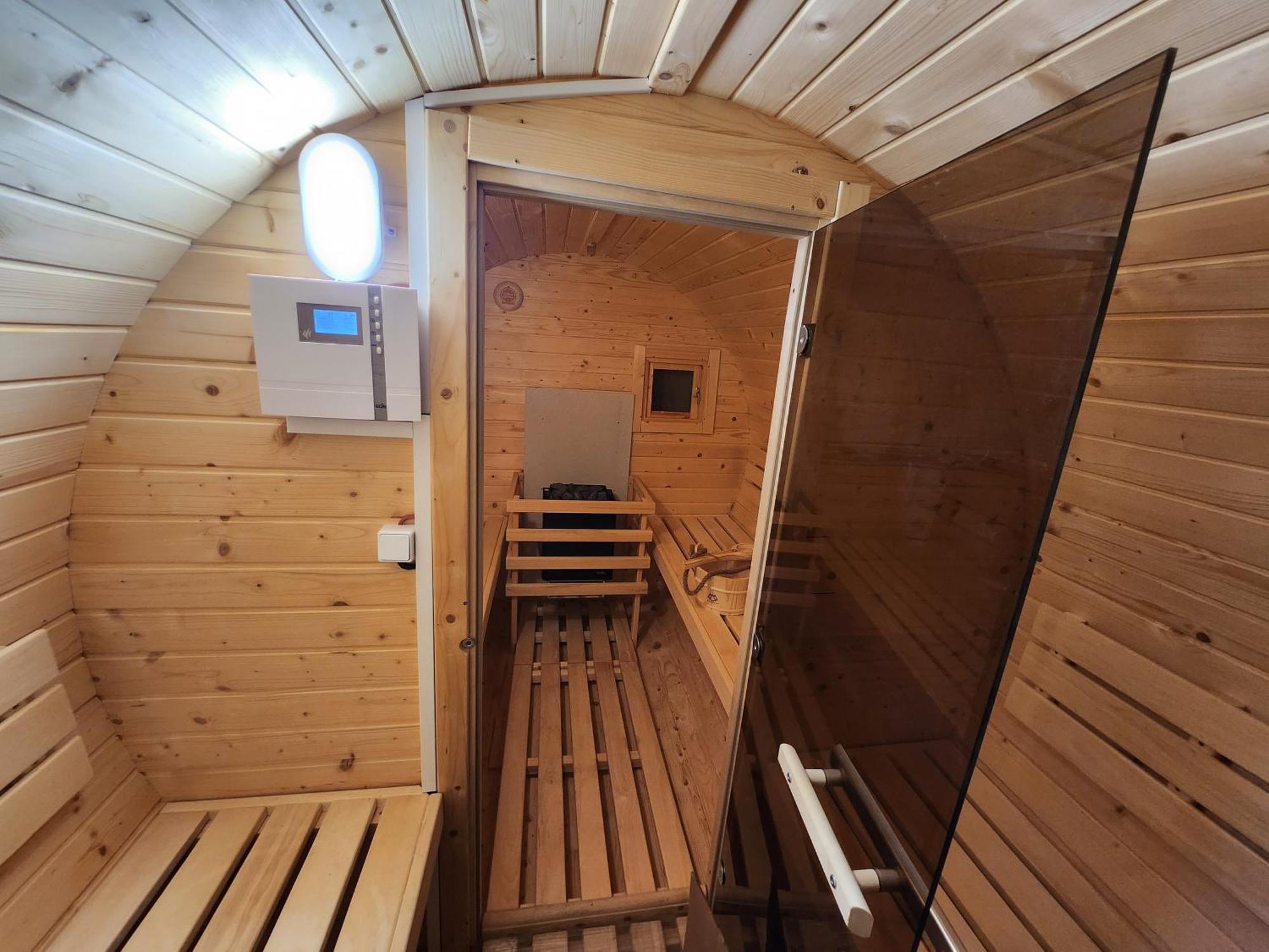Haus Strandkoerv Mit Fass-Sauna Loddin Buitenkant foto