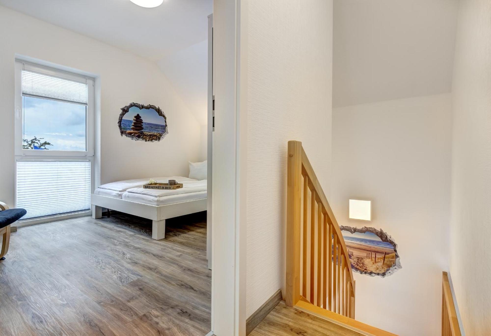 Haus Strandkoerv Mit Fass-Sauna Loddin Buitenkant foto