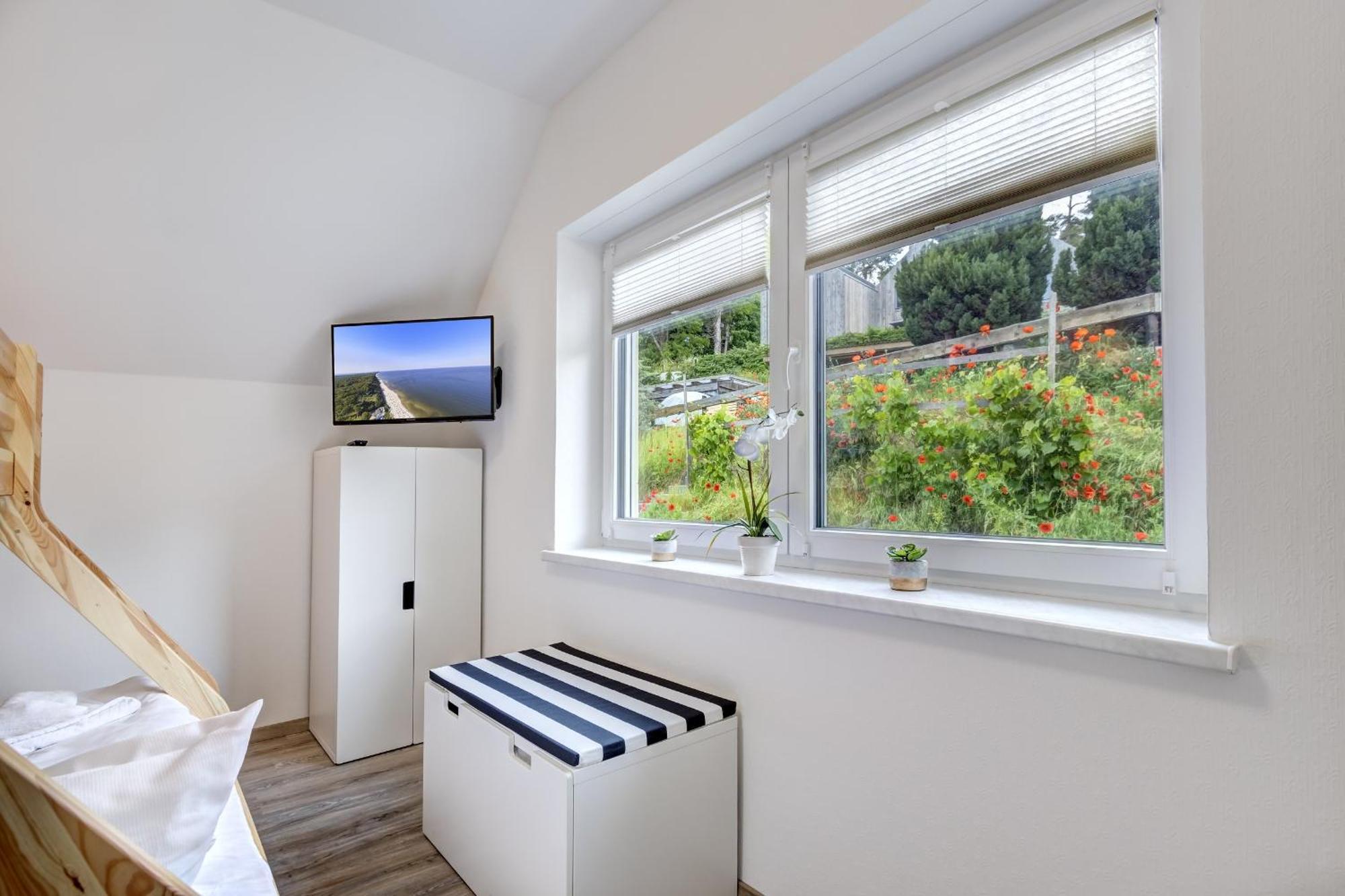Haus Strandkoerv Mit Fass-Sauna Loddin Buitenkant foto