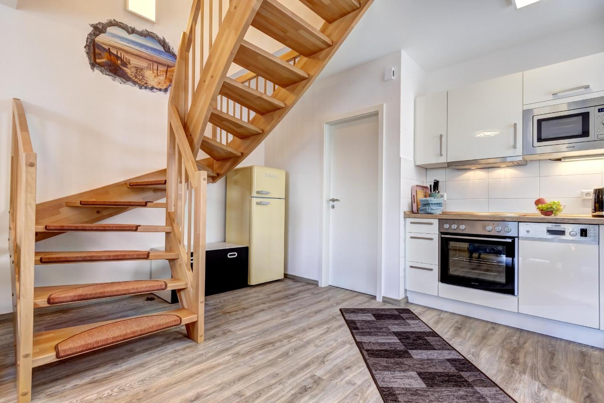 Haus Strandkoerv Mit Fass-Sauna Loddin Buitenkant foto